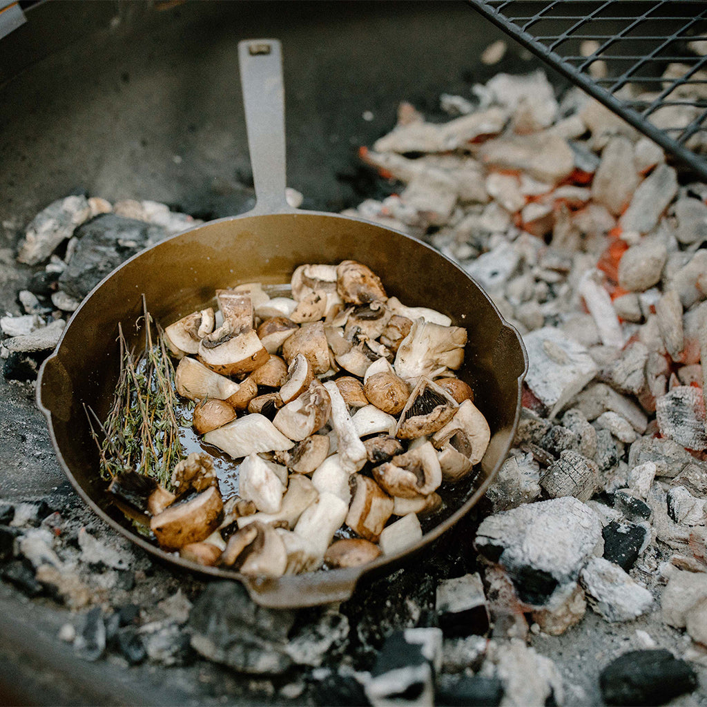 Barebones All-In-One Cast Iron Skillet - 25cm / 10"