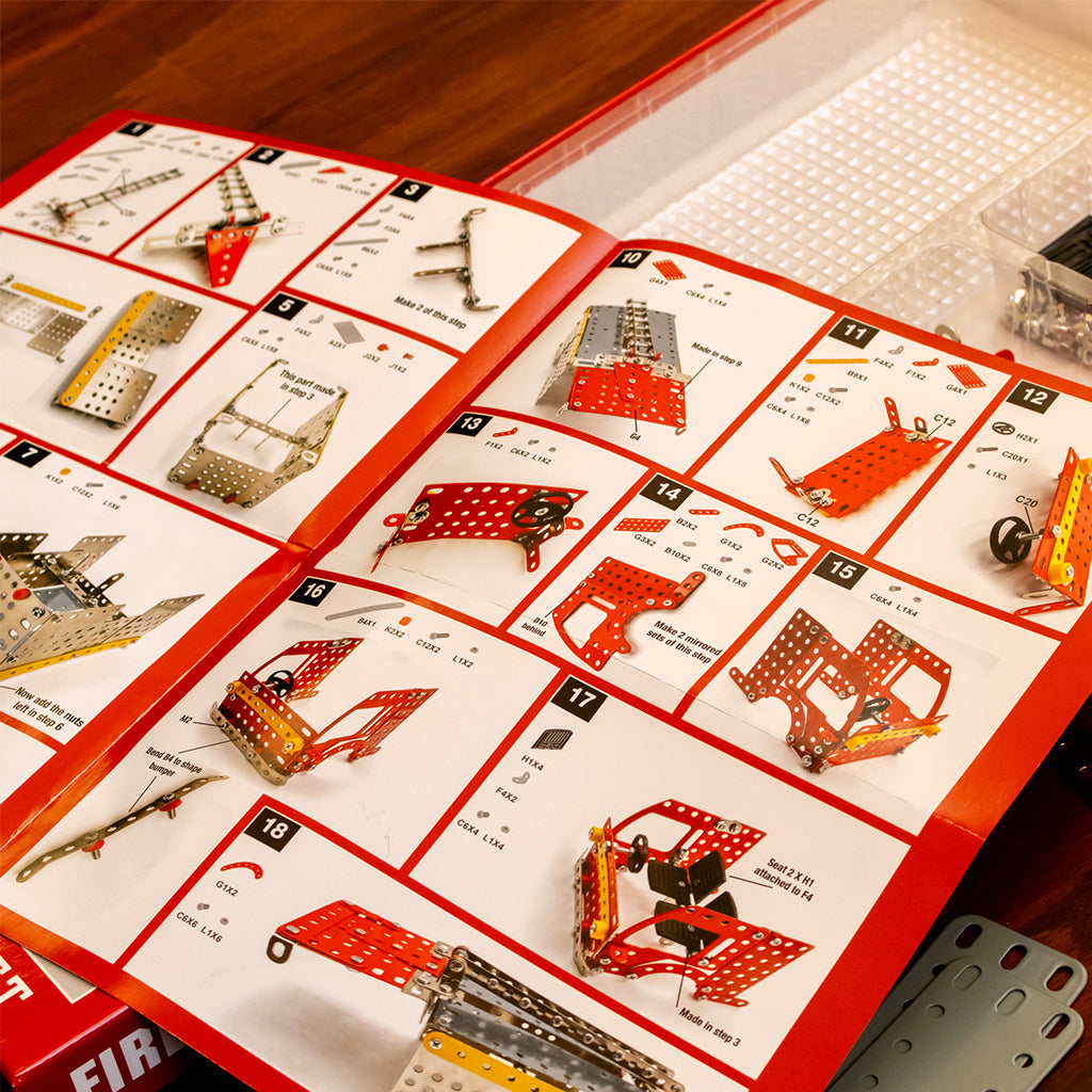 Fire Engine Metal Construction Set