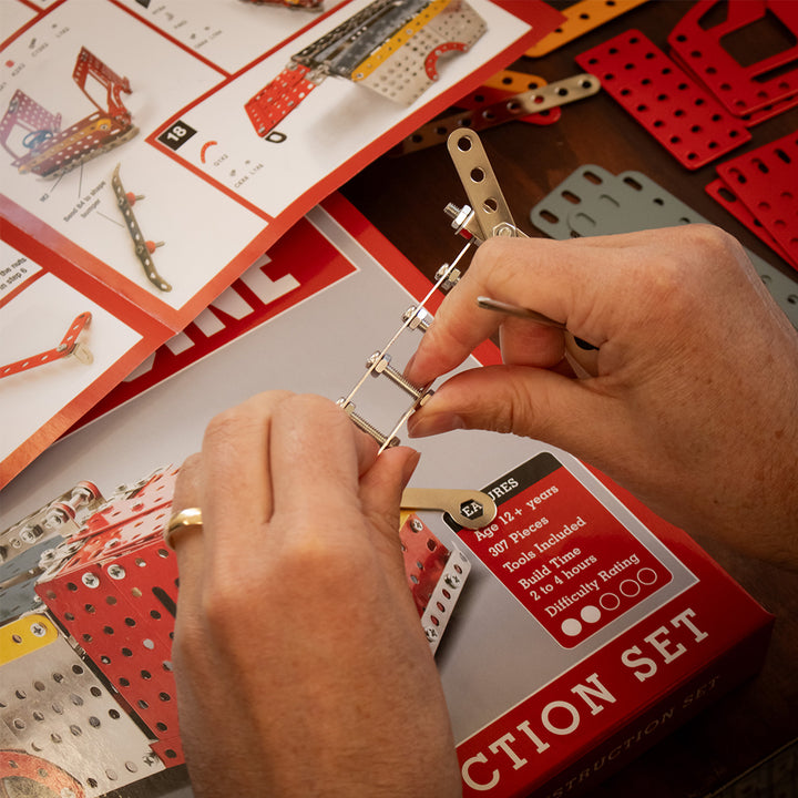Fire Engine Metal Construction Set