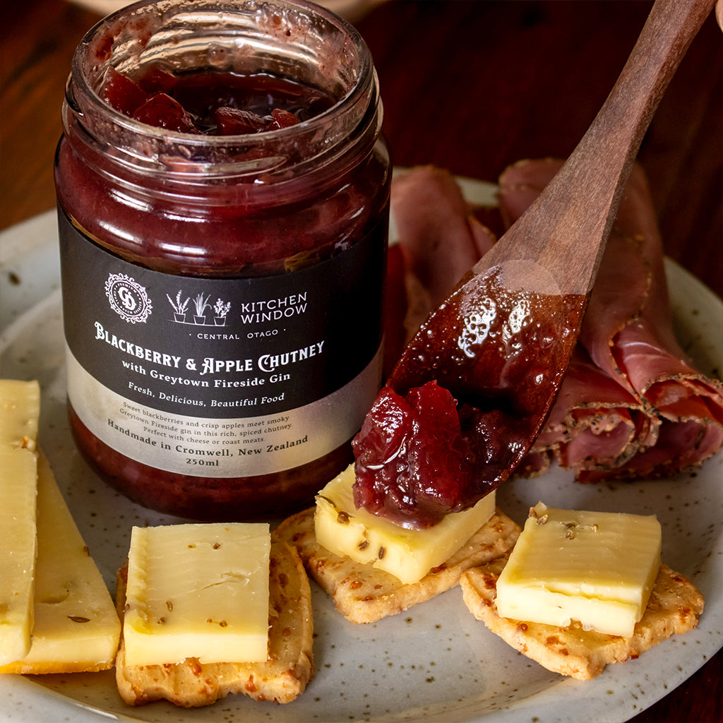 Blackberry & Apple Chutney with Fireside Gin 250ml