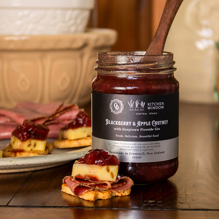 Blackberry & Apple Chutney with Fireside Gin 250ml