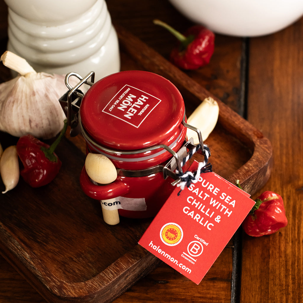 Halen Mon - Pure Sea Salt With Chilli and Garlic in Clamp Top Jar 15g