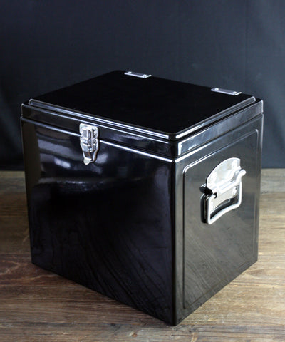 Po 'di Fame Vintage Metal Cooler Box - Black
